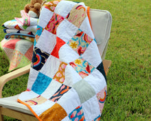 Load image into Gallery viewer, Retro Modern Girls Patchwork Quilt