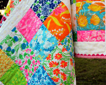 Load image into Gallery viewer, Lilly Pulitzer Print Small Quilt