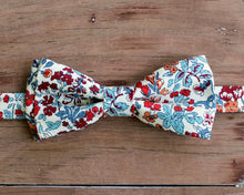 Load image into Gallery viewer, Men's Liberty of London Winter Flower Show Wisley Cotton Bow Tie