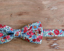 Load image into Gallery viewer, Men's Liberty of London Winter Flower Show Arley Gardens Cotton Bow Tie