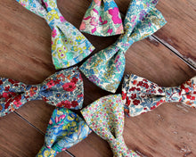 Load image into Gallery viewer, Men's Liberty of London High Summer Flower Show Adlington Hall Cotton Bow Tie