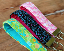 Load image into Gallery viewer, Modern Floral Wristlet Key Fobs