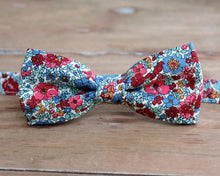 Load image into Gallery viewer, Men&#39;s Liberty of London Winter Flower Show Arley Gardens Cotton Bow Tie
