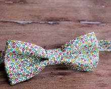 Load image into Gallery viewer, Men&#39;s Liberty of London High Summer Flower Show Suffolk Cotton Bow Tie
