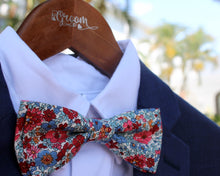 Load image into Gallery viewer, Men&#39;s Liberty of London Winter Flower Show Arley Gardens Cotton Bow Tie
